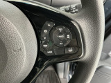 【アダプティブ・クルーズ・コントロール】予め設定した車速内でクルマが自動的に加減速。 前走車との適切な車間距離を維持しながら追従走行し、高速道路でのドライバーの疲労を軽減してくれる嬉しい機能付♪