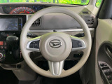 インテリアに合わせたデザインのステアリングは、運転される方のことも考え、運転しやすい形状、大きさです。是非一度、実際に触ってお確かめください。