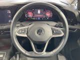 現代のVWの顔ともいえるGolf。なめらかな走りはもちろん安全性も充実させ、あなたのドライブに安心と楽しみを提供します。