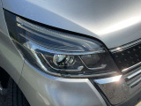 LEDヘッドランプ仕様。シャープな白光色のLEDランプを採用しました。夜の視界を明るくしてくれます。