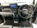 【前方視界】開放的な前方視界!運転がしやすく疲れにくいです♪窓が大きく、見通しがとっても良いおクルマですよ♪