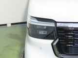 LEDヘッドライトは、点灯の瞬間から光量を発揮し、突然暗くなるトンネルなどでの安定感を高めます。