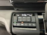 【左右独立オートエアコン】左右席で独立温度コントロールが可能です。運転席はキンキンに冷やして助手席はマイルドにと言った設定が可能です☆暑さ寒さでケンカすることもなくなりますね♪