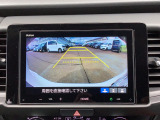 後方確認はバックカメラにお任せ♪後退時に便利で、駐車が楽になります♪