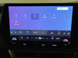 G-Link契約でご利用いただけるセンター通信型のナビ機能「コネクティッドナビ」を装備。従来のナビゲーションよりもリアルタイムな情報提供を可能にしました。