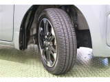 タイヤサイズ 165/55R15。