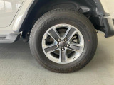 タイヤ溝残りしっかりとあります。