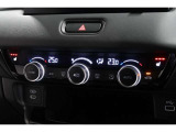 運転席と助手席の温度設定の変更が可能な左右独立タイプのデュアルエアコンです♪♪♪暑がりな人・寒がりな人も誰もが車内を快適にお過ごしいただけます♪♪♪