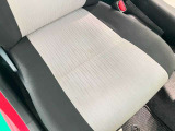 運転席シート一部にシミがあります。