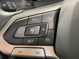 ◆クルーズコントロールにレーダーセンサーを組み合わせ、先行車を測定し設定されたスピードを上限に自動で加減速を行います。一定の車間距離を維持することで、長距離走行でのドライバーの疲労を低減させます。