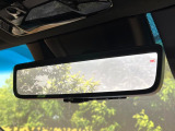 【デジタルインナーミラー】後席の大きな荷物や同乗者で後方が確認しづらい時でも安心!カメラが撮影した車両後方の映像をルームミラー内に表示。クリアな視界で状況の確認が可能です!