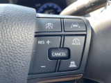 【レーダークルーズコントロール】高速道路での長距離走行が楽に!!自動で速度を保つクルーズコントロールが、衝突軽減システムと連携し、前方の車両を感知して車間を保つように速度調節してくれます!!