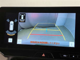 いまや必須装備「ナビゲーション」搭載!知らない場所にスイスイッとドライブ。もう、これなしではハンドルを握れませんね!でも運転中の操作は危険ですのでご注意ですね☆