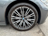自動車保険も純正のクオリティを。BMWの正規ディーラーのみが取り扱い可能な、BMW専用自動車保険。専任のスタッフが皆様のカーライフを24時間365日サポート致します。