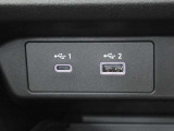充電ケーブルの接続部になります!
