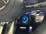メルセデス・ベンツ八王子の最新のショールームには、大型モニターがあり最先端のメルセデス・ベンツをご体感頂けます!屋内展示場のため、天候の悪い日でも、ごゆっくりとお車をご覧頂ける店舗でございます!