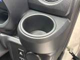 【運転席ドリンクホルダー】