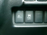 エマージェンシーブレーキは今や必需品!前方走行車との衝突の危険性が高まったとシステムが判断した場合に作動し、警告音を鳴らし、自動的に停車または減速して衝突回避や衝突被害を軽減します。