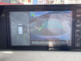 アラウンドビューモニターです☆車の前後左右にカメラがついており駐車時には上から車を見たような画面が見れますので、4方向の状況を確認することができる便利な機能です☆