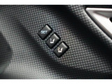 運転席のシートポジションメモリー機能は、登録済みの運転者と交代しても、シートポジションの変更の手間がかかりません。