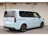 走行中に発生する車体のゆがみや微振動を減衰させる「パフォーマンスダンパー」をHondaのミニバンとして初めて採用。上質な乗り心地と安定性、優れた運動性能を感じられます。
