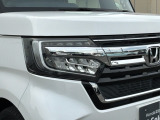 明るくて長寿命のLEDヘッドライト採用