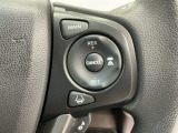 アクセルから足を離しても設定したスピードを保ち走行し、高速道路での疲労軽減に役立つクルーズコントロール付きです!