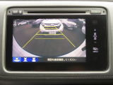 ギヤをRに入れるとナビの画面に後ろの映像が映るリヤカメラ付!後退時の安全確認やコンディションの悪い視界でもカラーバックモニターがドライバーをサポート☆☆☆