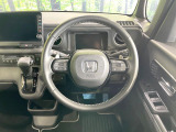 【純正革巻きステアリング】上質な革を使用することで、手にしっかり馴染みとても運転しやすいハンドルです♪