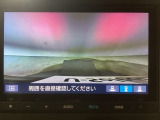 【バックカメラ】運転が苦手な方も車庫入れラクラクです!ギアをリバースに入れれば自動的に切り換わりますので、面倒な操作は不要です♪狭い駐車場もお車を傷つけず安心ですね!
