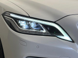 【三眼LEDヘッドライト】スタイリッシュな見た目の三眼LEDヘッドライトを装備♪スタイルだけでなく、夜間の走行も視界良好で安心してお乗りいただけます。