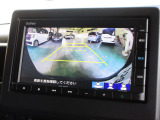 バックをするとき自動でリアの様子が映る『リアカメラ』付き!画面で確認しながらバックができますから安心ですね。でも、目視も大切ですよ!安全第一でお願いします!