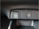 シガーソケットが付いているので、車から電源を取ることが出来ます!