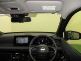 ドライバー目線で、使いやすく安全操作性と良好な視界を実現した運転席です。
