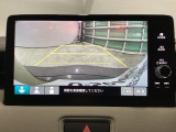 バックモニター付きで、車庫入れやバック時の後方確認をしっかりサポート。モニターに映し出される映像で死角も確認しやすく、狭い場所での駐車や後退時の操作をより安心して行えます。