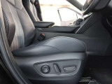パワーシート搭載。微妙な調整が手軽にでき、ピッタリなポジションで運転することが可能です。
