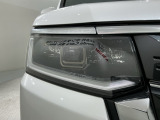 LEDヘッドライトは、点灯の瞬間から最大光量を発揮し、突然暗くなるトンネルなどでの安定感を高めます。
