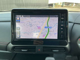 日産純正9インチメモリーナビ(MM223D-L)装備。スマートフォンによる部分地図更新、Bluetooth接続での音楽視聴、快適な画面操作と高音質なオーディオ再生。無料地図更新付きです。