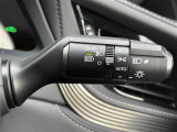 【オートライト(AUTO)】外の明るさをシステムが感知して、自動でヘッドライトが点灯します。ヘッドライトをつけ忘れを防ぐ便利機能です。