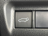 【パワーバックドア】スマートキーや運転席のボタンを押すだけでリアゲートが自動で開閉します!荷物を持っている時や、高い位置にあるバックドアを閉める際に便利な機能です♪