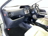 前方の見通しが良いすっきりした視界、誰でも扱いやすく運転できます。疲れにくく安心ドライブを更に快適なものにします!