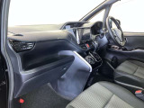 見通しのよいすっきりとした視界で、誰でも運転しやすいです。運転のしやすさは疲れにくさにも繋がりますよ♪