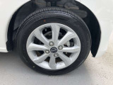 純正の14インチアルミホイールを装着しております。タイヤサイズは155/65R14です。