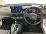 【前方視界】開放的な前方視界!運転がしやすく疲れにくいです♪窓が大きく、見通しがとっても良いおクルマですよ♪