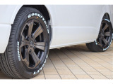 【新車/改良後ハイエース/FLEXオリジナル内装架装Ver1ガソリン2WD】車中泊快適仕様♪後席モニター♪
