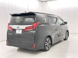 走りにこだわりながら収納力も持ち合わせたお車です。荷物を載せて軽快なドライブを楽しめますよ♪