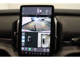 【全周囲カメラ】車両の周辺360度を見渡すことができ、死角をなくせます。