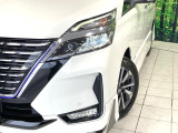 【LEDヘッドライト】悪天候や夜間走行時も良好な視界を確保し安心して運転できる高輝度LEDヘッドライトを装備!点灯速度が早く、消費電力も抑えられています。