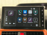 【9インチスマホ連携ディスプレイオーディオ】 対応しているスマホアプリを大画面で使えます!フルセグテレビやラジオの視聴、Bluetooth接続による音楽鑑賞、ハンズフリー通話なども利用可能です。
