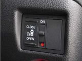 ◆片側電動スライドドア◆狭い駐車場でも乗り降りが楽々♪お子様が隣の車にドアを当ててしまう心配もございません!小さなお子様連れの方もこれで安心。